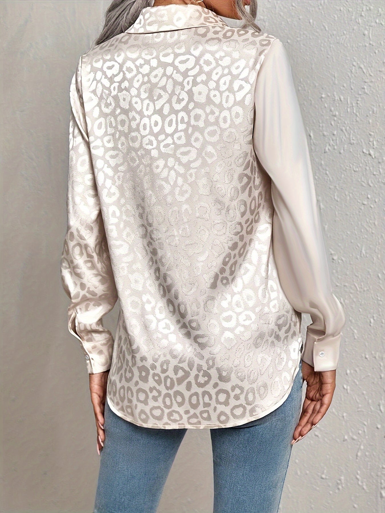Gwendolyn - Camicia Button-Up in Satin Bicolor con Stampa di Leopardo