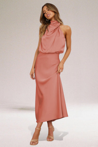 Élodie™ | Abito di raso glamoroso con collo halter.