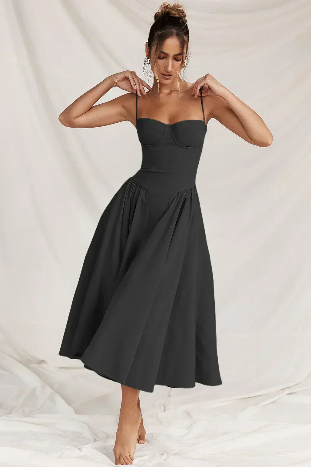 Elara | Abito con spalline con corsetto