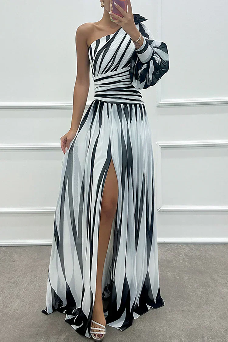 Stella | Elegante abito maxi di un solo spalla a righe