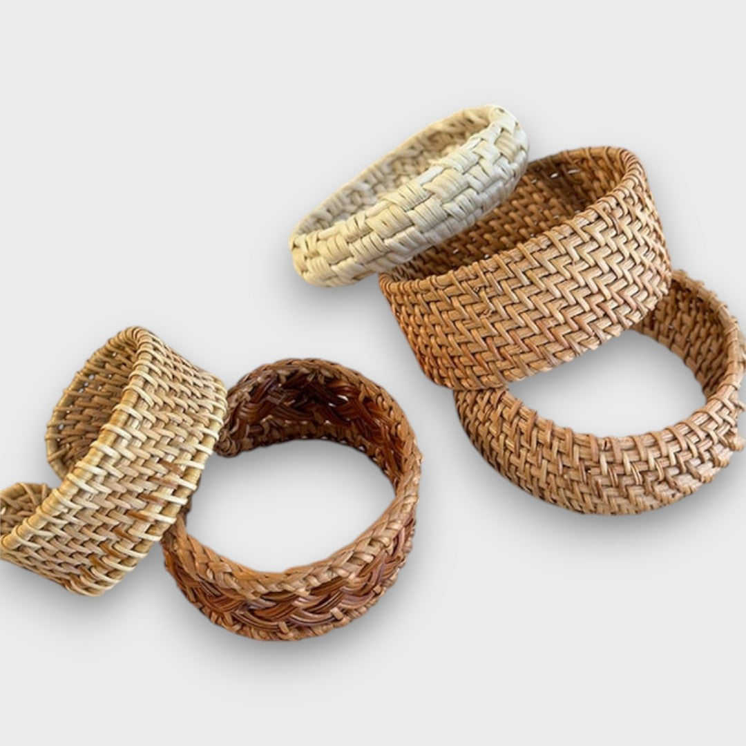 Noelia – Bracciale in rattan intrecciato