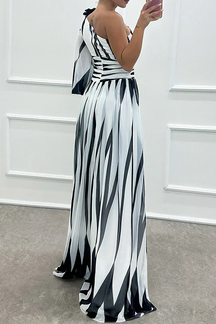 Stella | Elegante abito maxi di un solo spalla a righe
