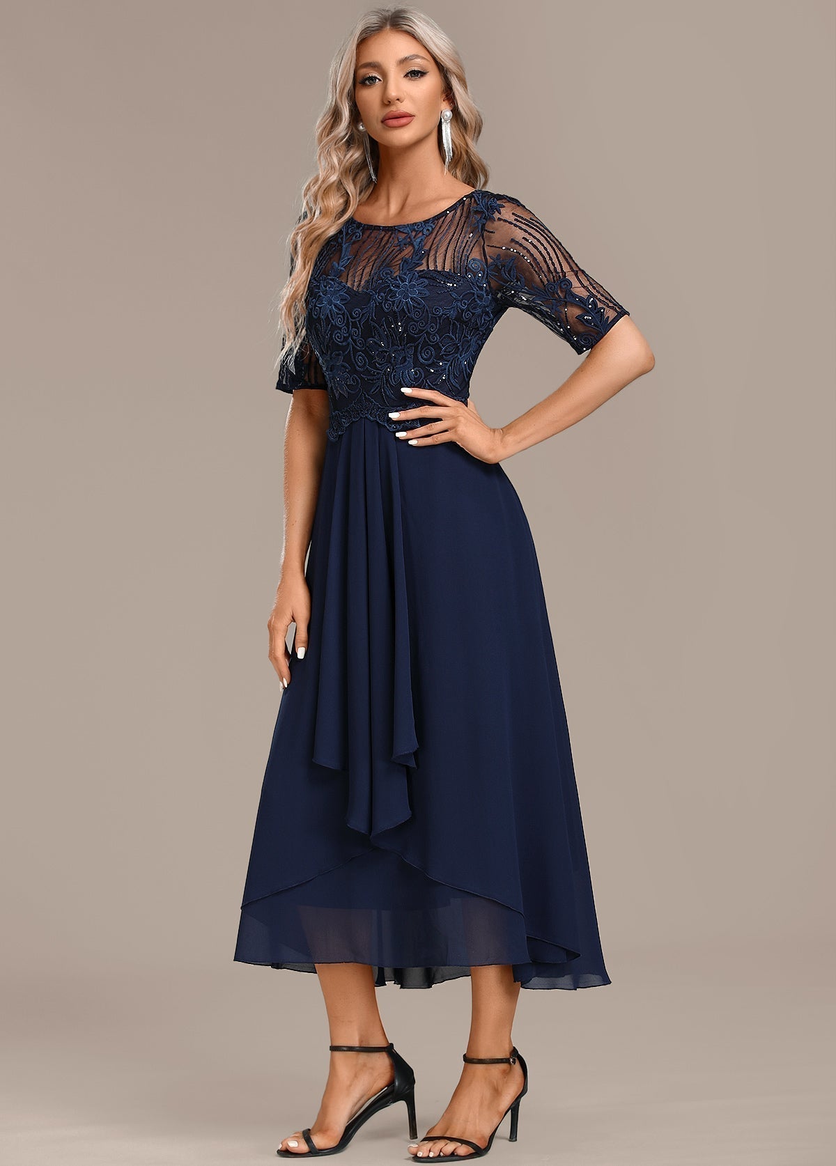 Abito Corto in pizzo Blu navy con Manica corta e Collo rotondo