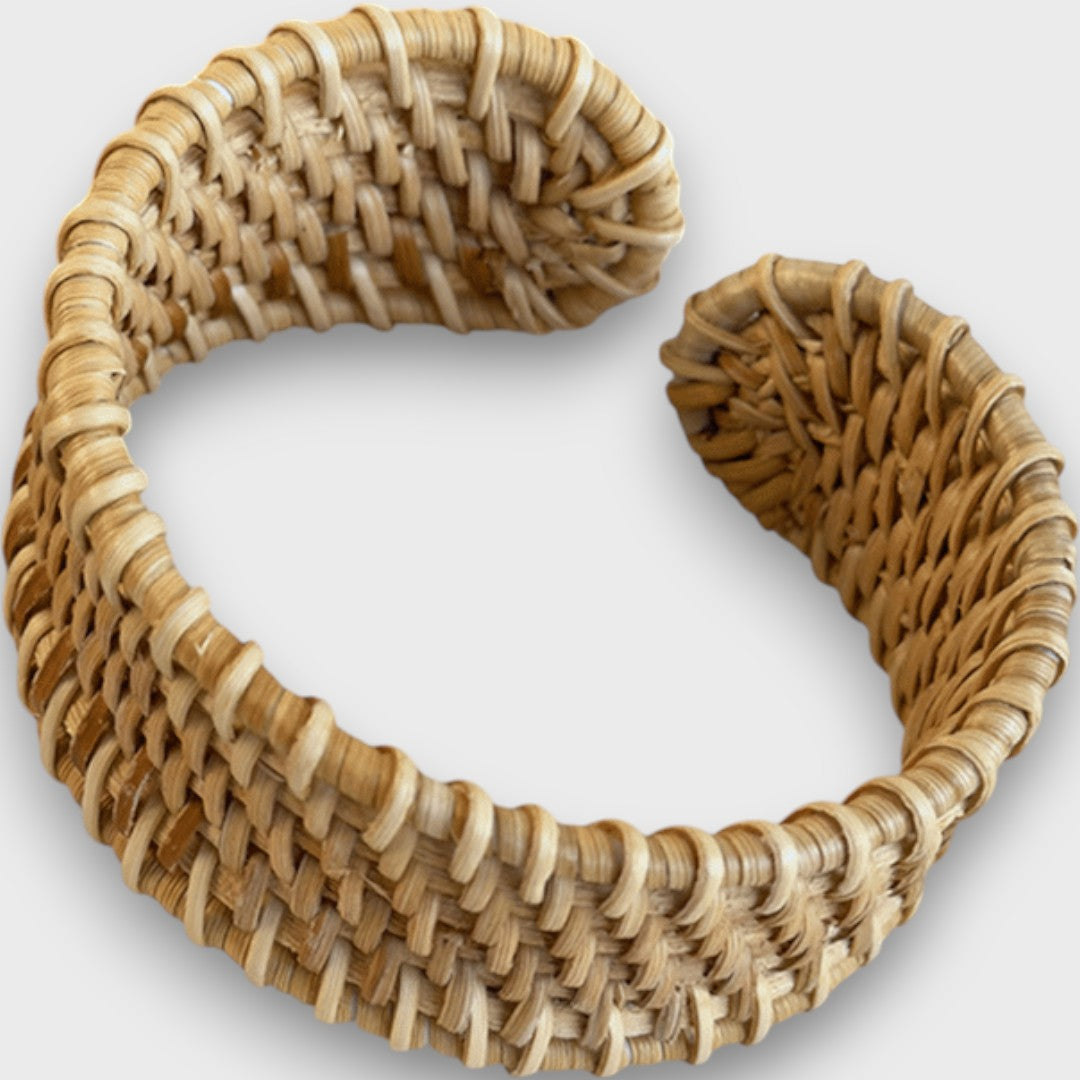 Noelia – Bracciale in rattan intrecciato