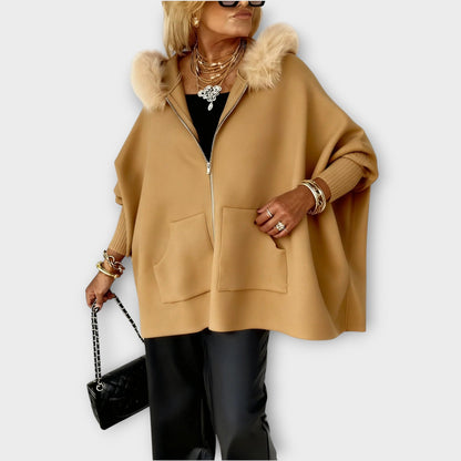 Cappotto con cappuccio in pelliccia sintetica di Lusso