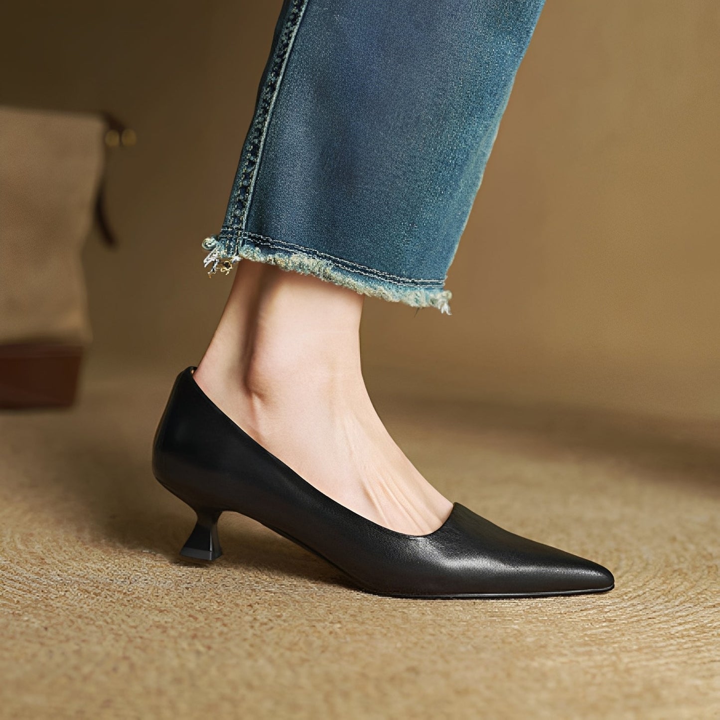 Rhea - Elegantle scarpe in pelle con punta afilada per donna
