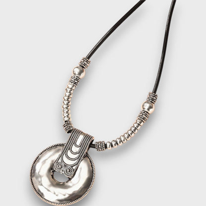 Selena – Collana boho vintage con ciondolo a forma di anello