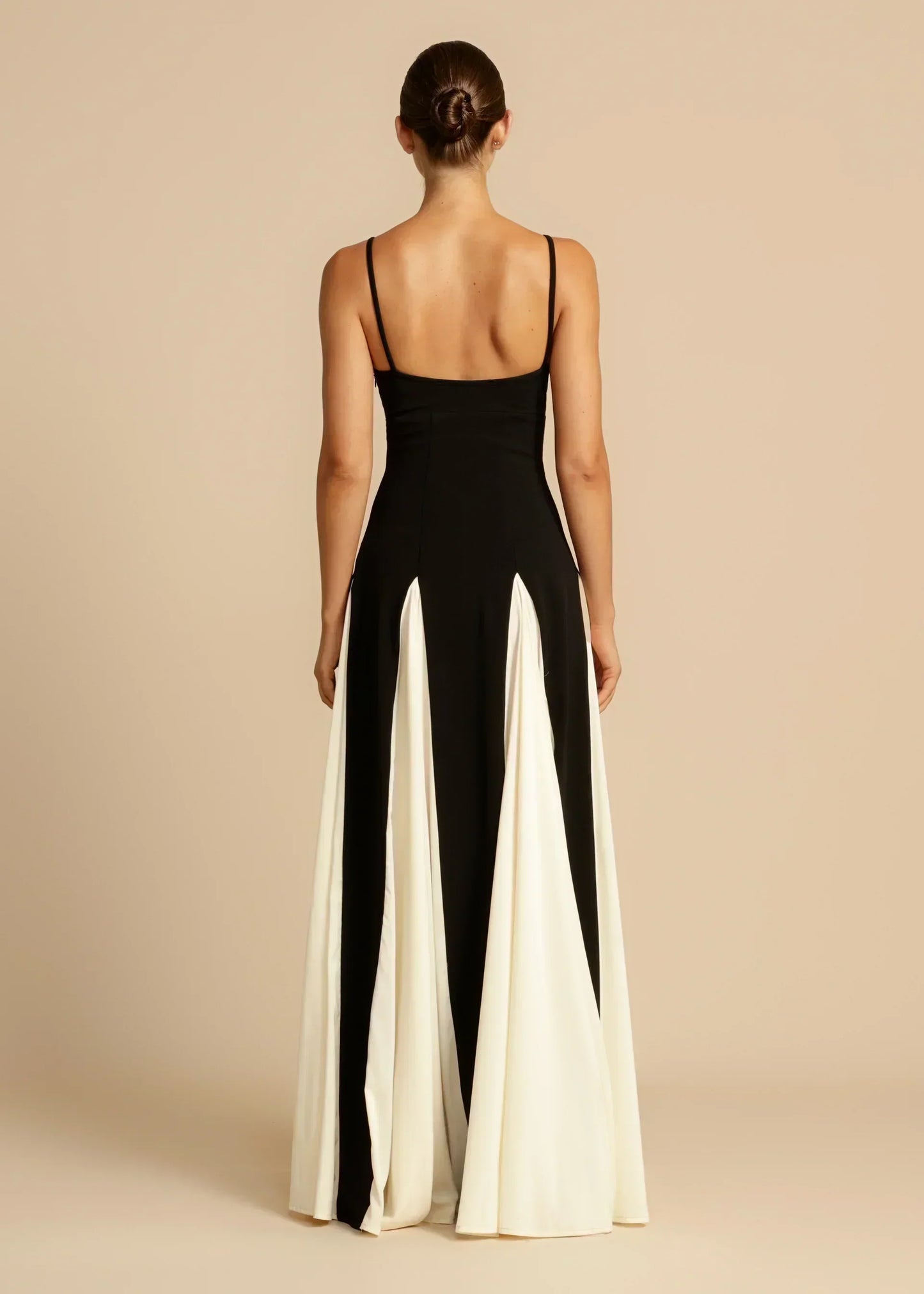 Celia | Abito maxi Elegante con Volant in Contrasto