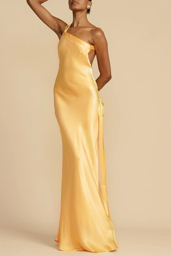 Abito maxi in raso asimmetrico