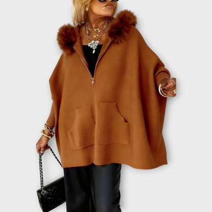 Cappotto con cappuccio in pelliccia sintetica di Lusso
