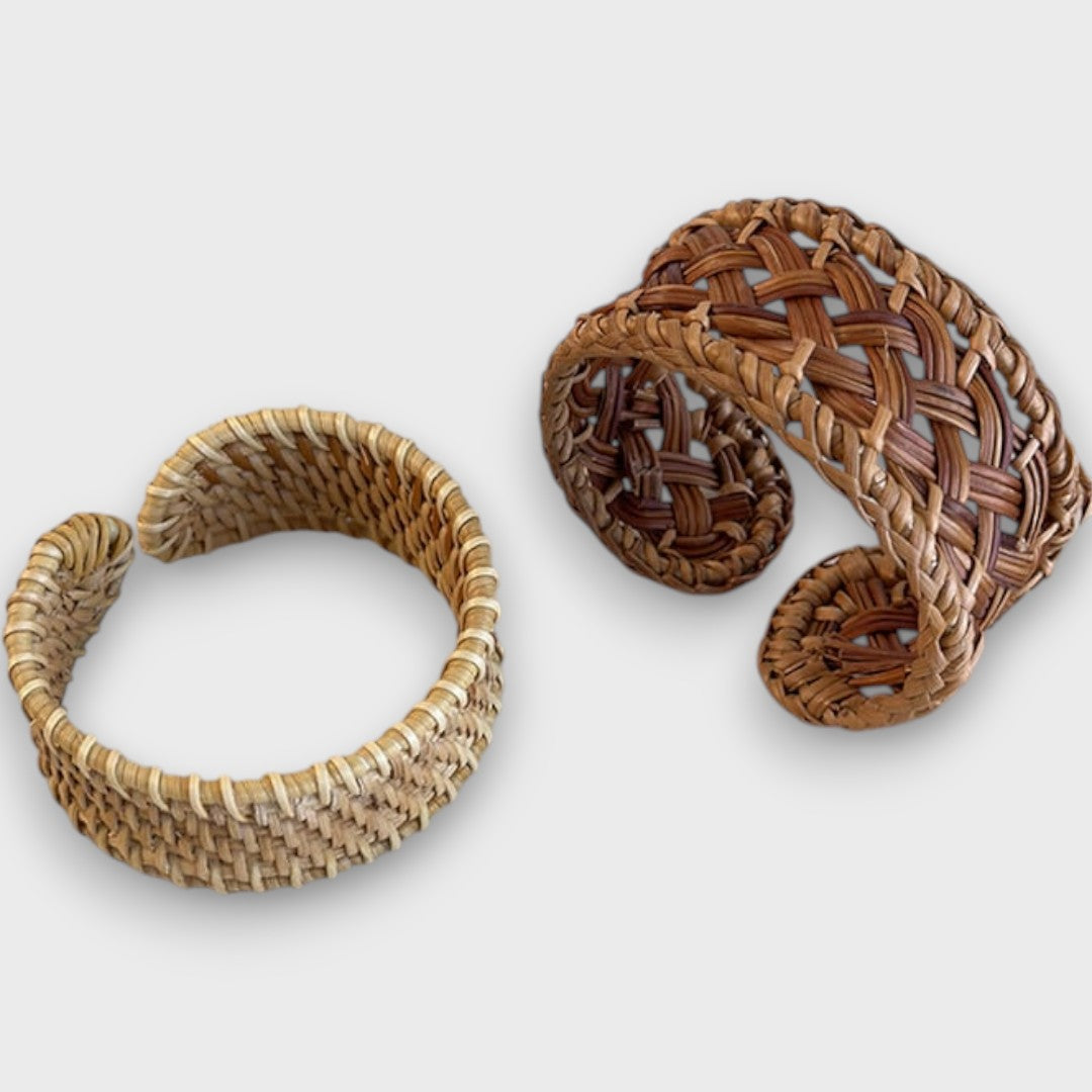 Noelia – Bracciale in rattan intrecciato