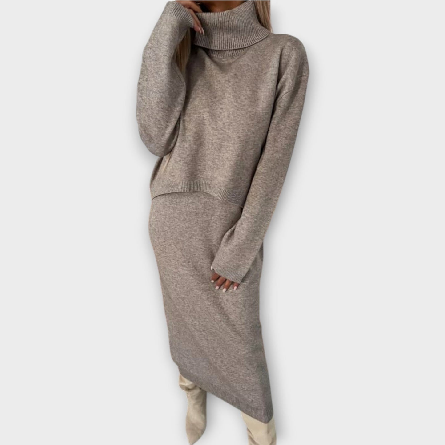 Il Completo di Maglione e Gonna Luxe Knit