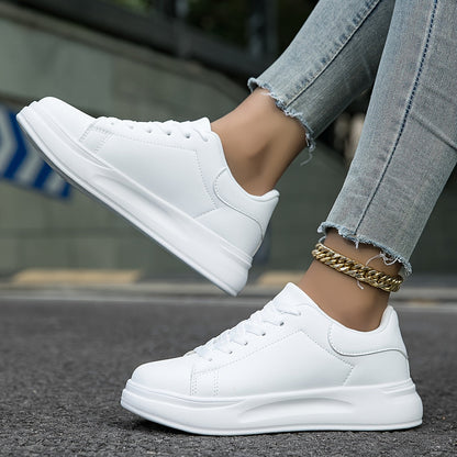 Romy - Sneakers in pelle blanca con un aspecto limpio