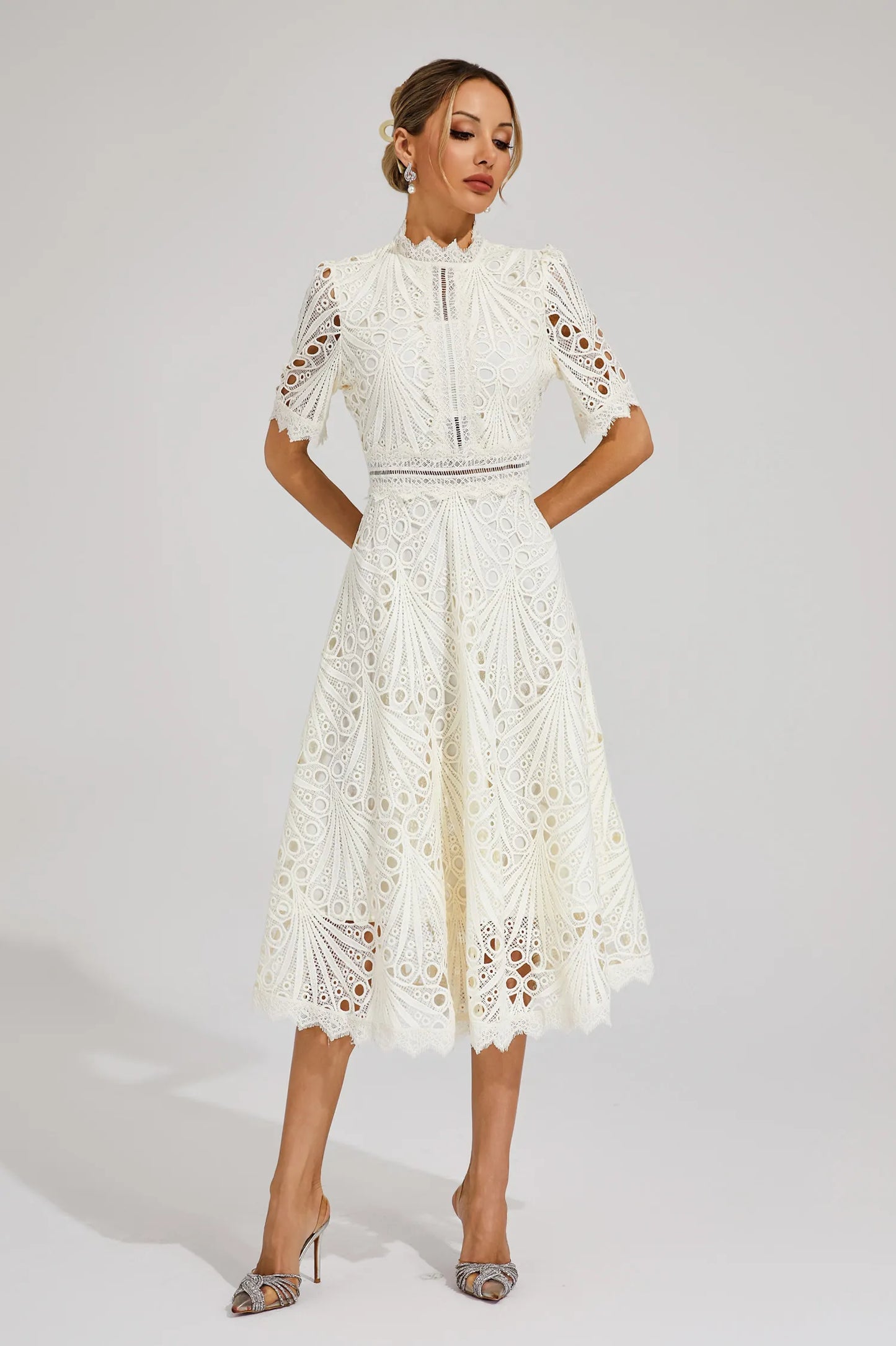 Hallie | Abito Midi di Pizzo