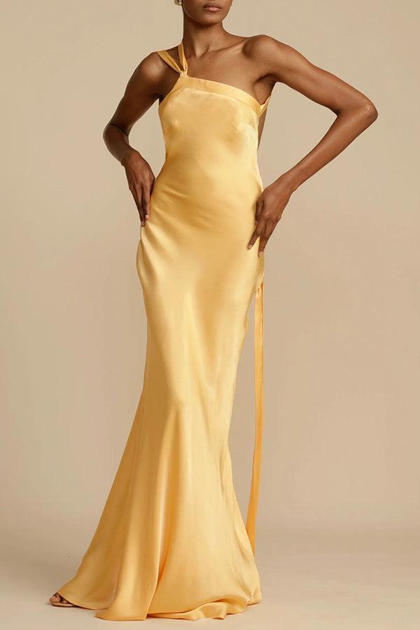 Abito maxi in raso asimmetrico