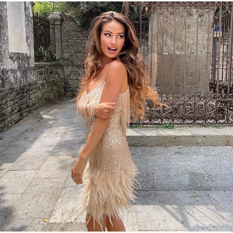 Mini Abito di Spalline Espagueti da donna con Dettaglio di Flecos e Dobladillo di Plumas