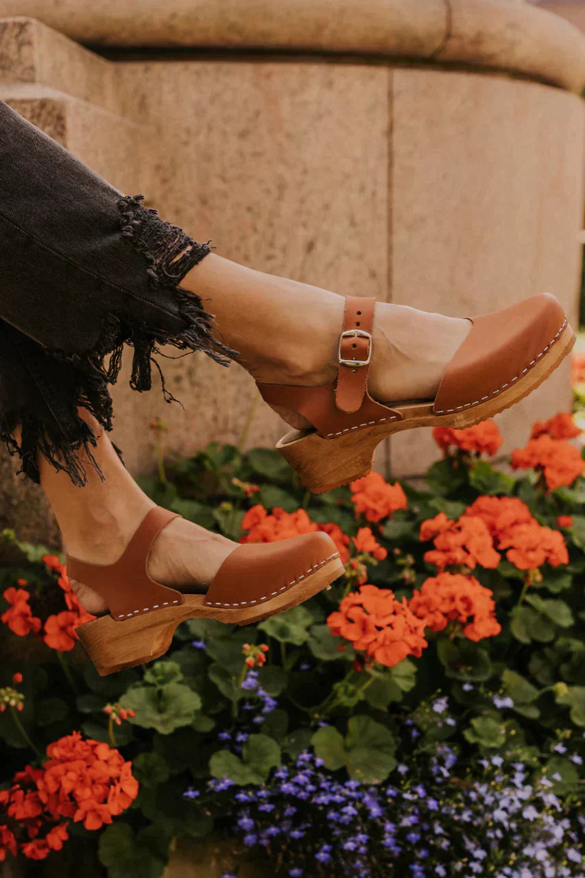 Ammara – Zoccoli di Eleganza Senza Sforzo