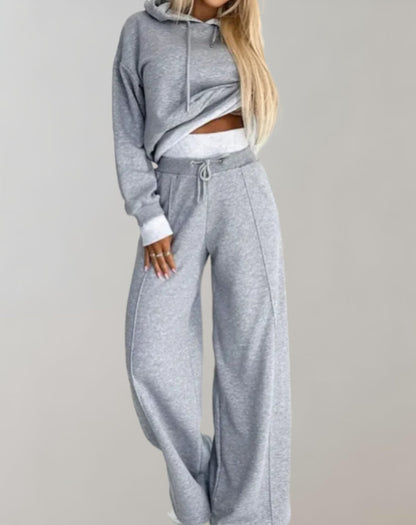 Set da donna di due pezzi – Felpa corta con capucha e pantaloni a gamballarga