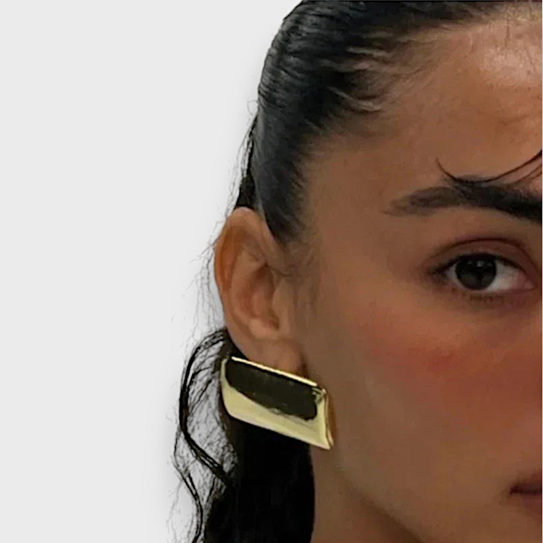 Jona – Orecchini geometrici dallo stile d’impatto
