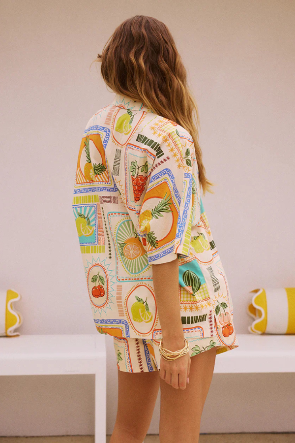 AMORELLE – SET DI CAMICIA E SHORTS CON STAMPA GEOMETRICA DI ESTATE
