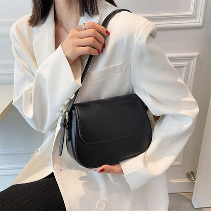 Eldborg | Borsa Elegante di spalla in tonalità nude opaca