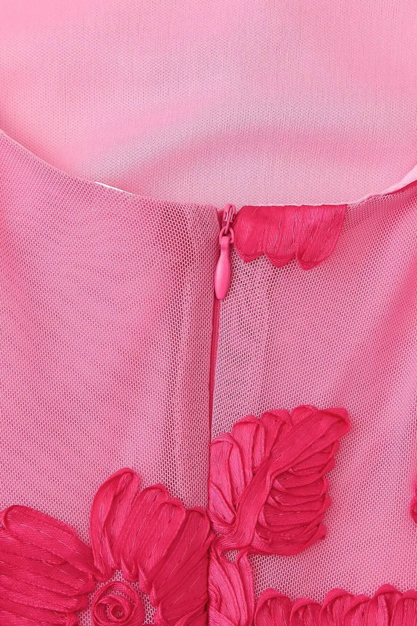 Calliope - Abito maxi in rete con applicazioni floreali