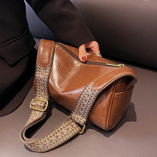 Bergfrid | BORSA A SPALLA elegante con tracolla moderna