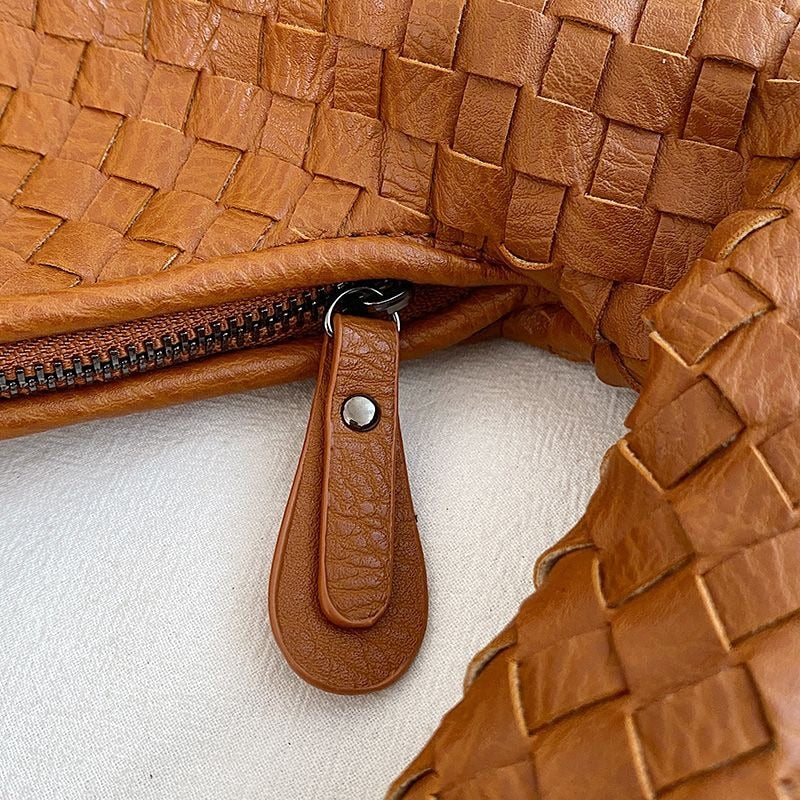 Victoria | Borsa Virale