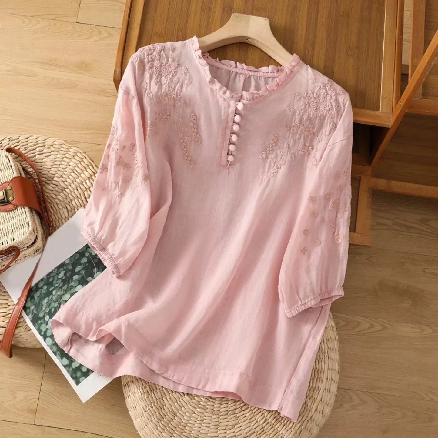Evelyn – Blusa Ricamata con bottoni nella Parte Frontale