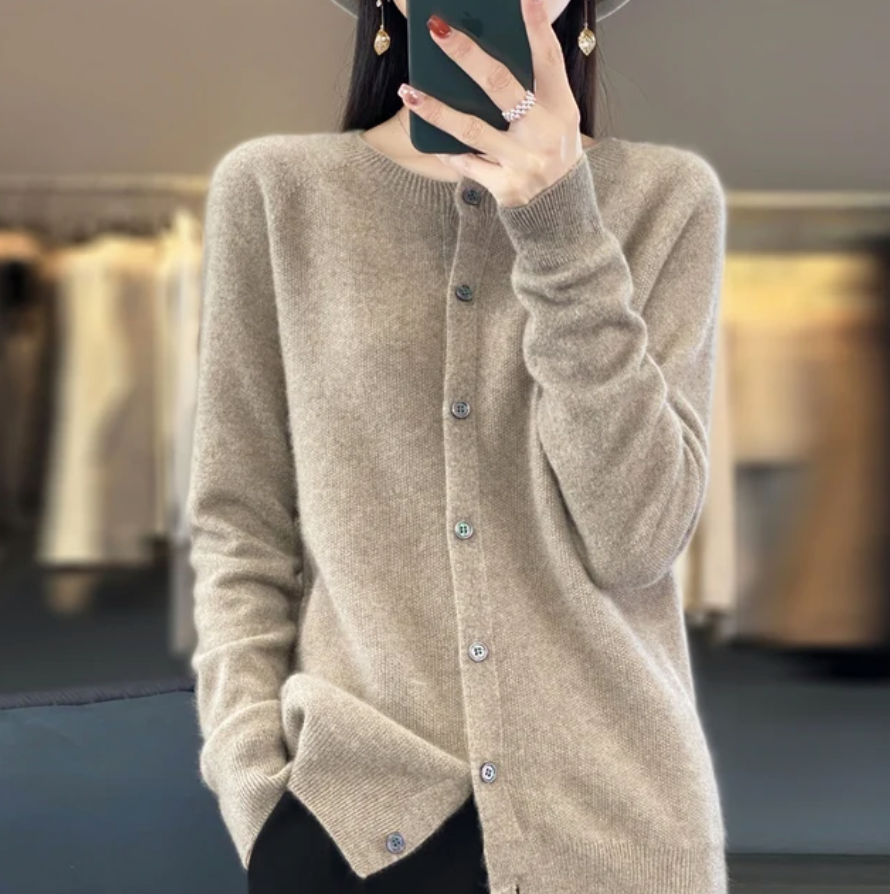 Rhea | Cardigan in merino leggero da donna | classico di ogni giorno