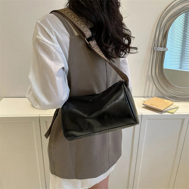 Bergfrid | BORSA A SPALLA elegante con tracolla moderna