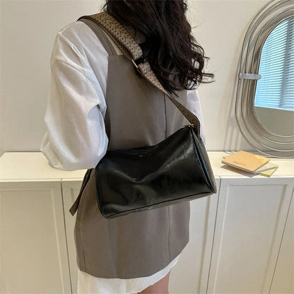 Bergfrid | BORSA A SPALLA elegante con tracolla moderna