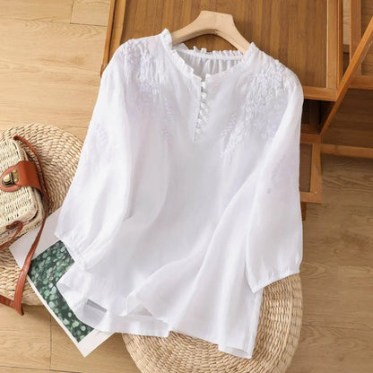 Evelyn – Blusa Ricamata con bottoni nella Parte Frontale