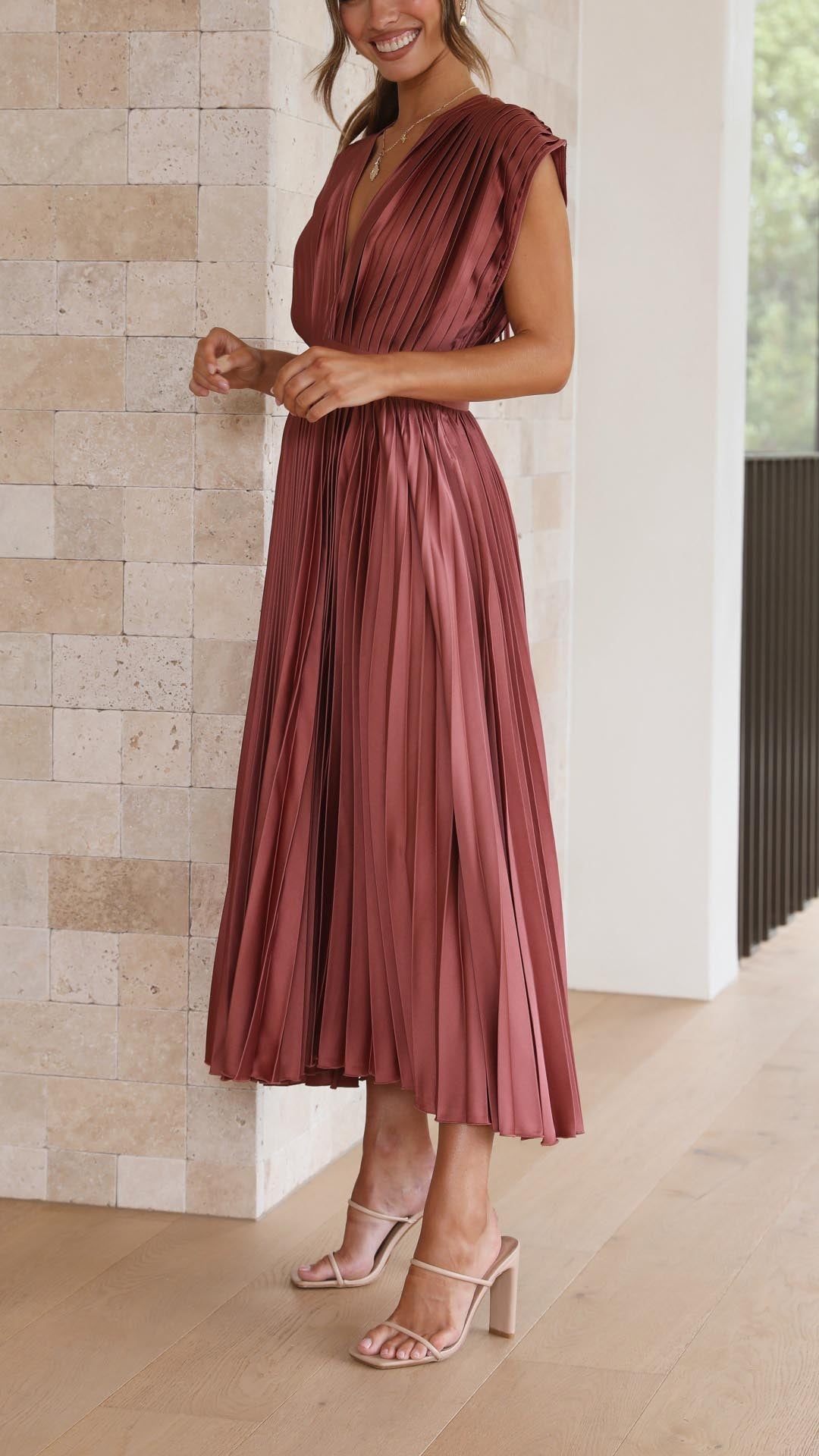 ALIYAH – ABITO MIDI PLISSETTATO ELEGANTE