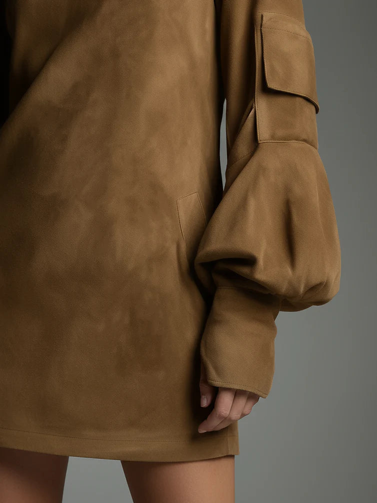 Beli | Mini abito ampio in camoscio con collo alto