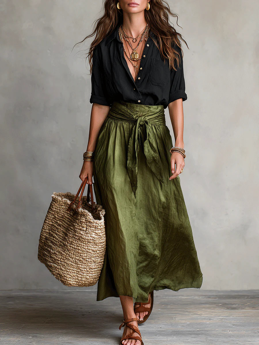 Vera – Completo due pezzi: t-shirt nera e gonna midi verde oliva
