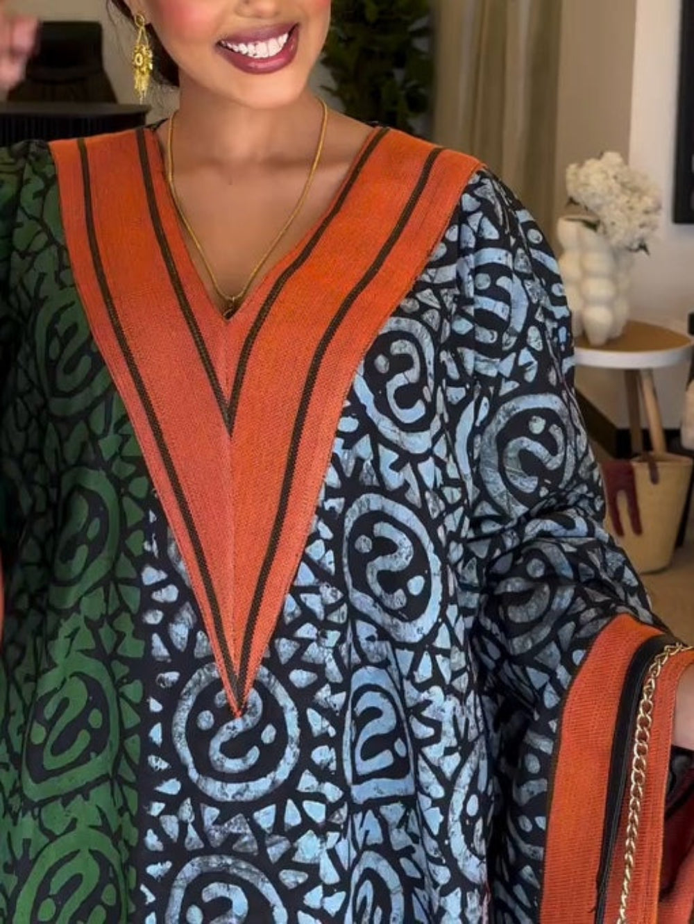 IMANI – ABITO MAXI KAFTÁN CON scollo a V DI STAMPA AFRICANO