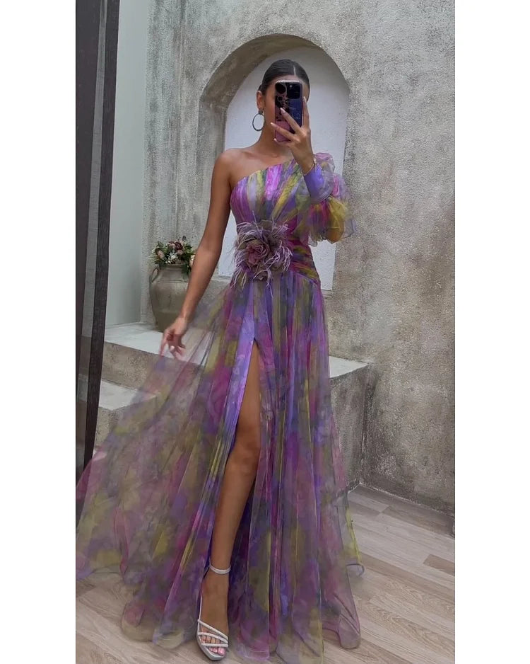 Cecelia | Abito Elegante con Manica Asimétrica e Abertura