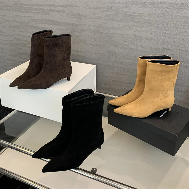 Stivali Maria – Eleganti Stivali di Camoscio Marrone