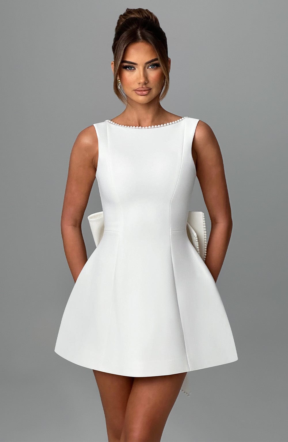 Hollis - Mini Abito Elegante con Fiocco di Perlas