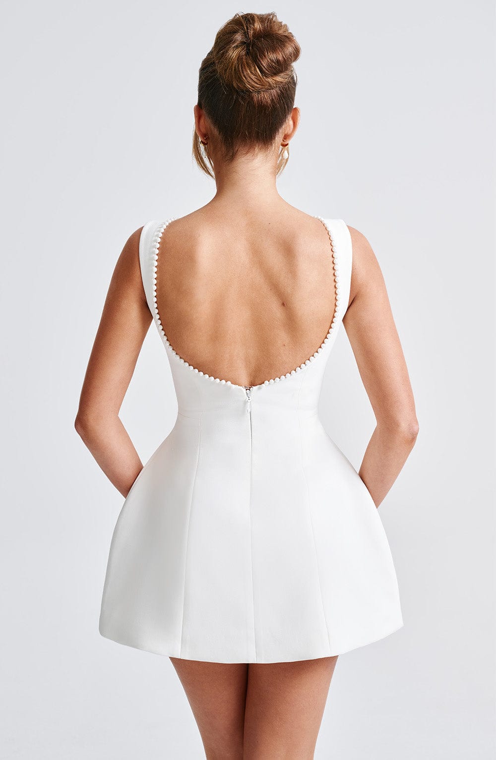 Hollis - Mini Abito Elegante con Fiocco di Perlas