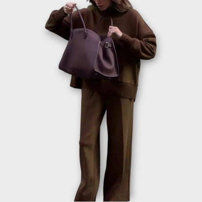 Completo di Maglione Rilassato con Collo Alto e Pantalones di Pierna Ancha