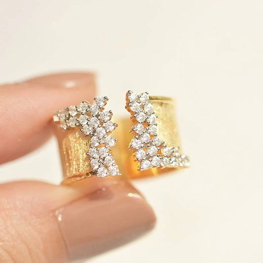 Anello aperto vintage dorato con diamanti