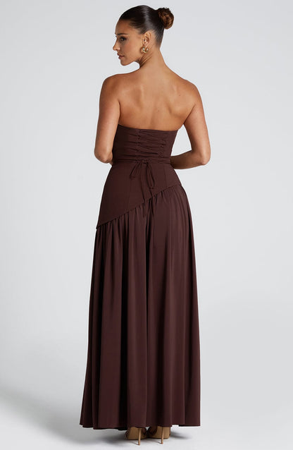 Abito maxi senza spalline per donna con spacco alto e vita asimmetrica