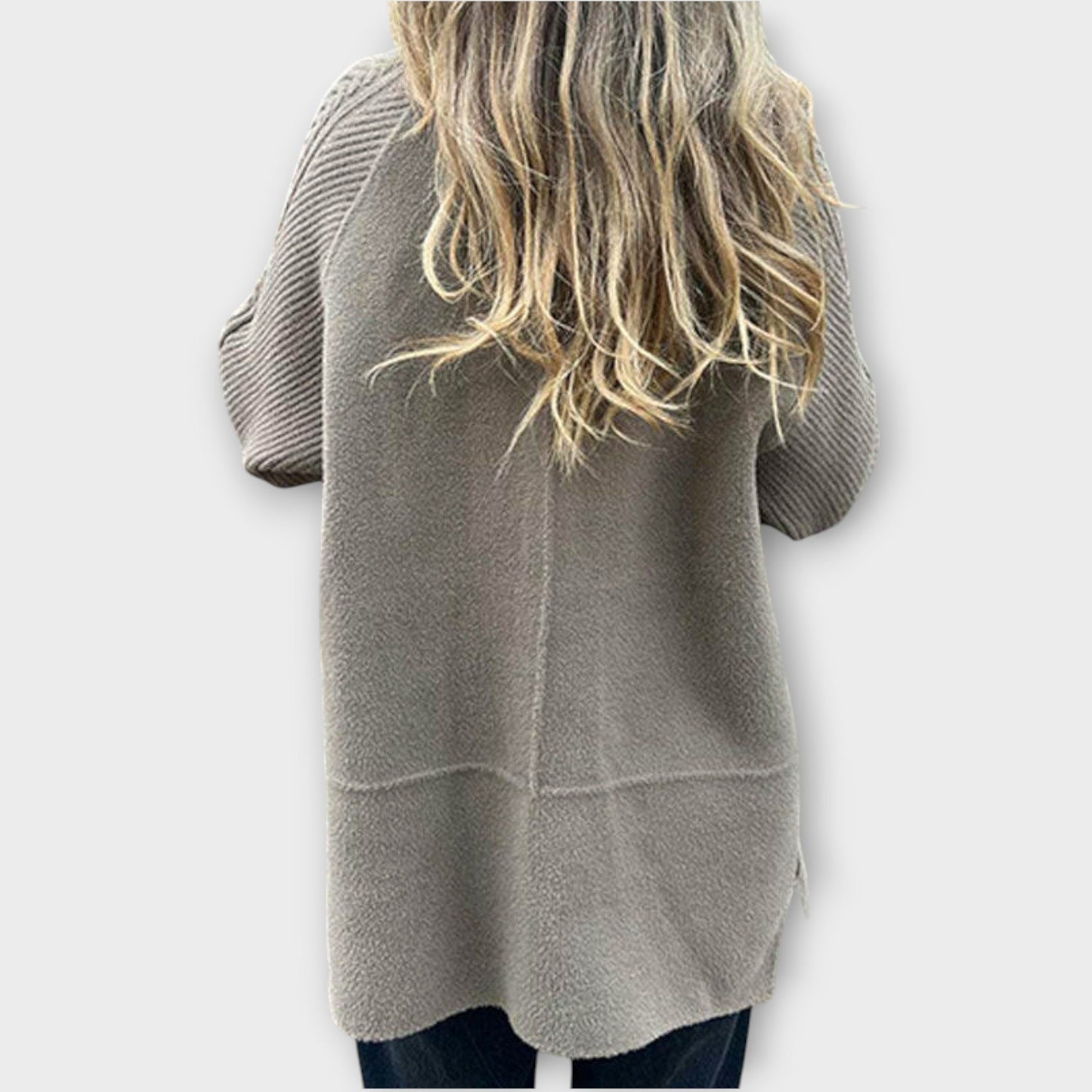 Cappotto invernale con dettagli in maglia chic e caldo e morbido