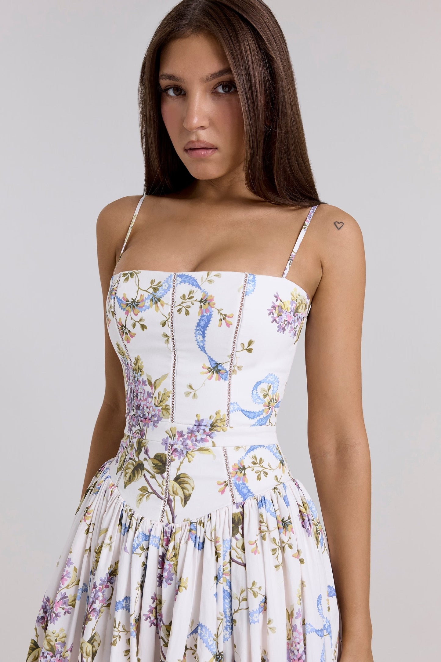 Kessara - Elegante Abito maxi Floreale di Spalline di Estate